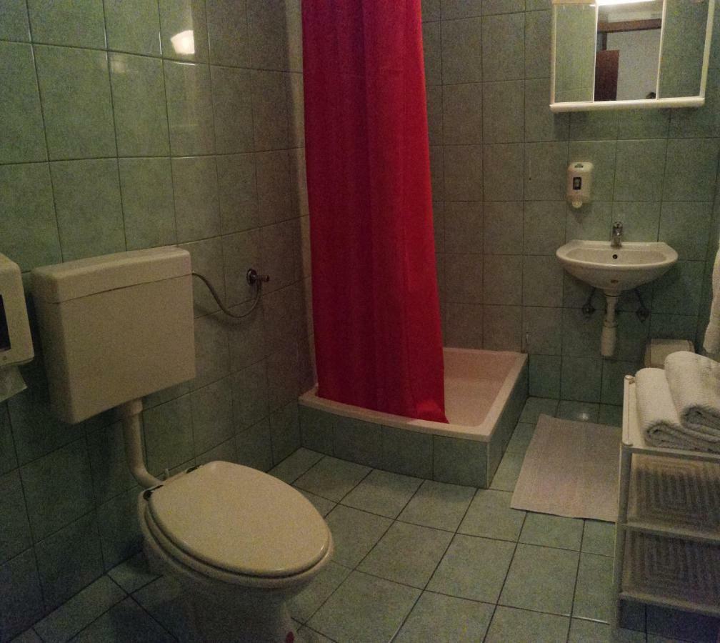 Kavana I Sobe Monika Hotel Grabrovnik Exterior foto